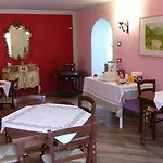 Romantico Panzió Serra SantʼAbbondio