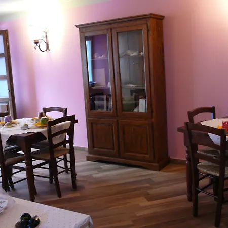 Bed & Breakfast Romantico Serra SantʼAbbondio