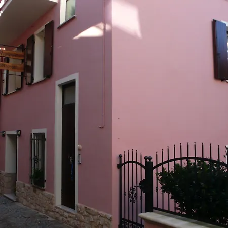 Romantico Bed & Breakfast Serra SantʼAbbondio