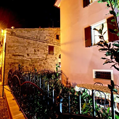 Romantico 3* Serra SantʼAbbondio