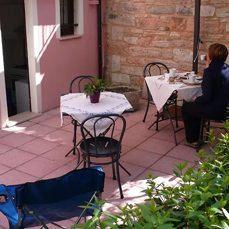 Bed & Breakfast Romantico Serra SantʼAbbondio